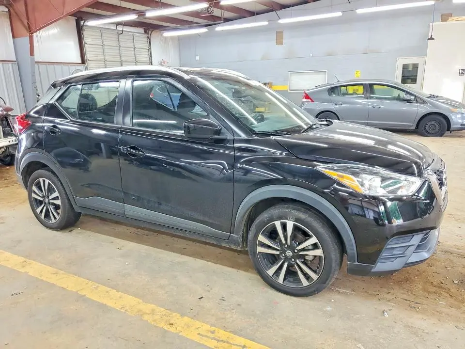 2020 NISSAN KICKS SV  