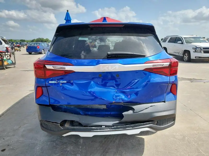 2023 KIA SELTOS LX  