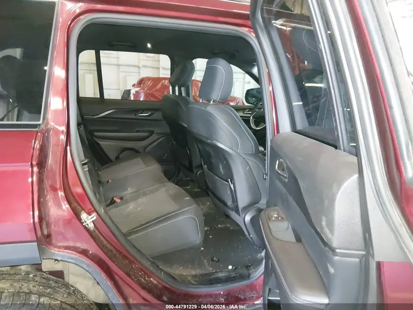 2024 JEEP GRAND CHEROKEE LAREDO 4X4