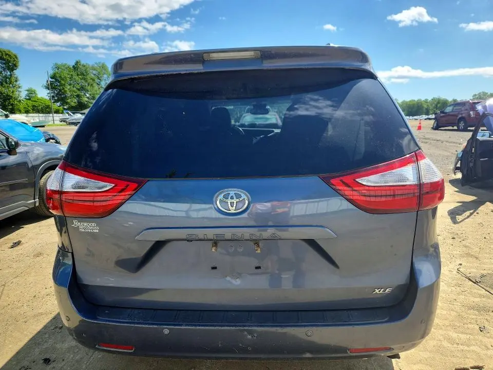 2017 TOYOTA SIENNA XLE 8-PASSENGER  