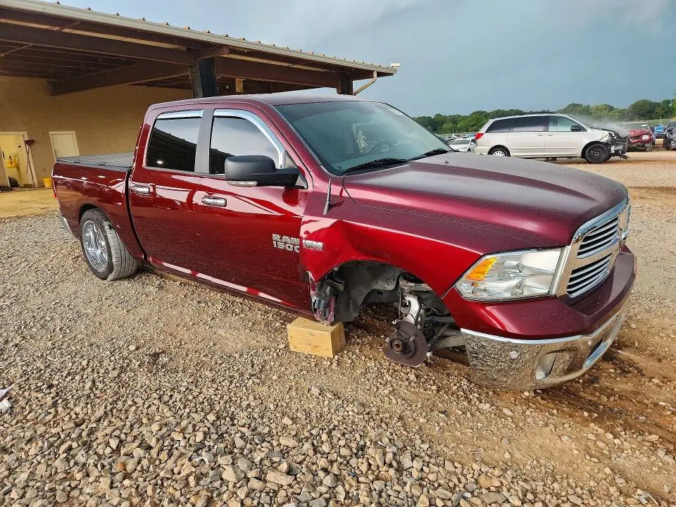 2016 RAM 1500 SLT  