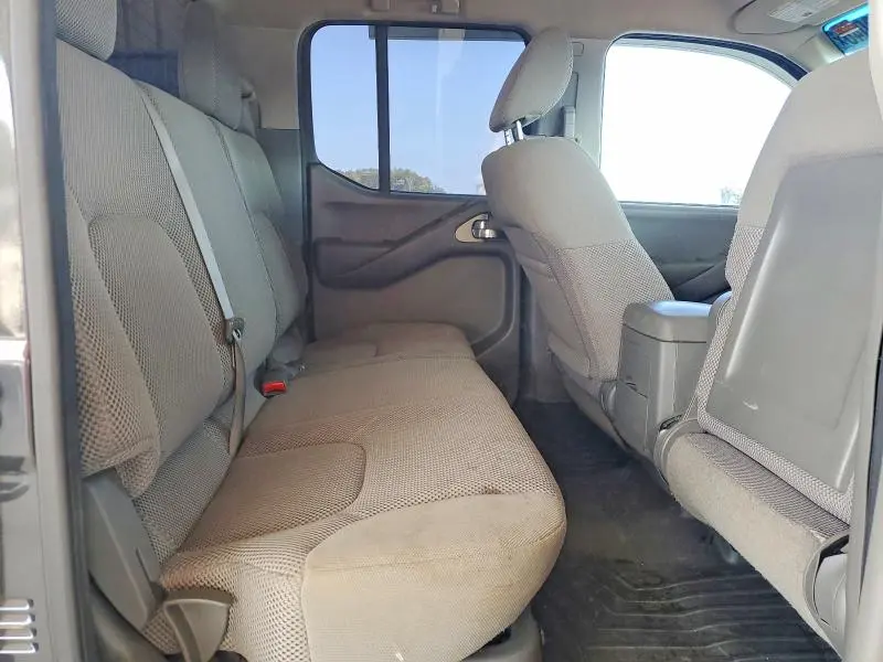 2012 NISSAN FRONTIER S  