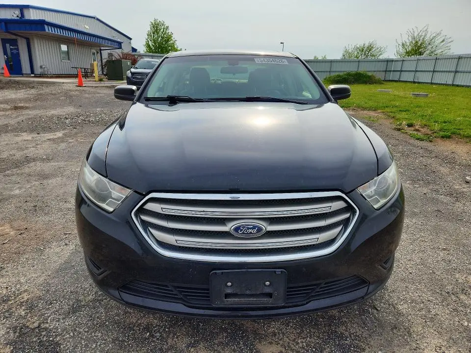 2015 FORD TAURUS SE  