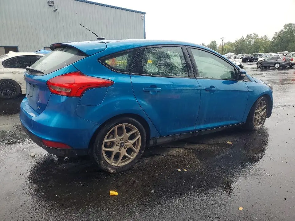 2015 FORD FOCUS SE  