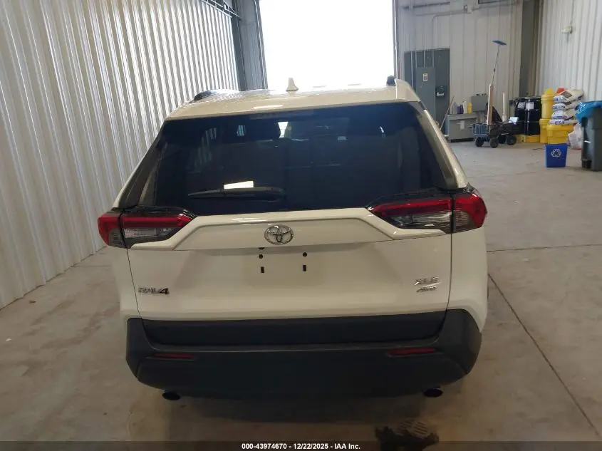 2019 TOYOTA RAV4 XLE