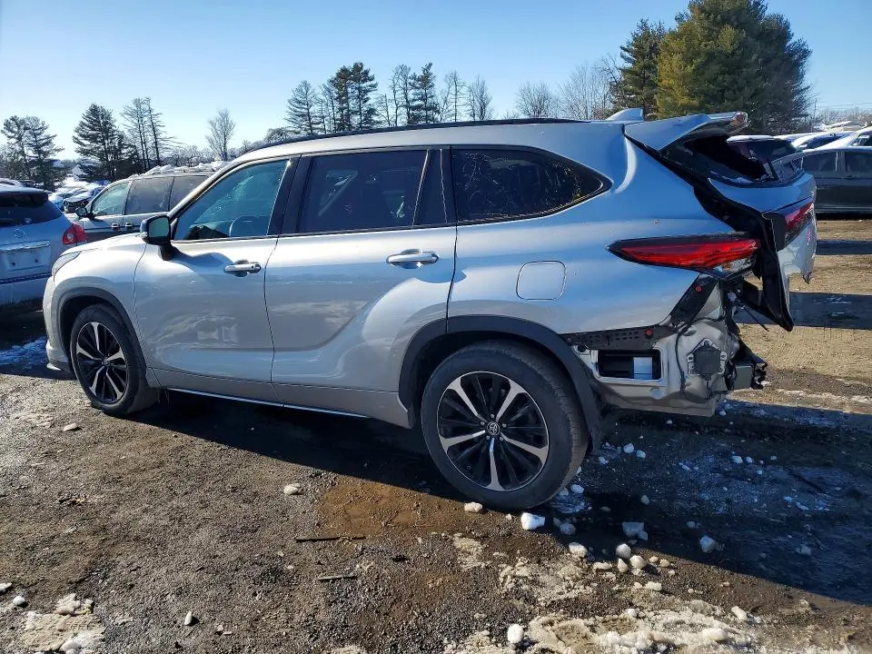 2021 TOYOTA HIGHLANDER XSE  