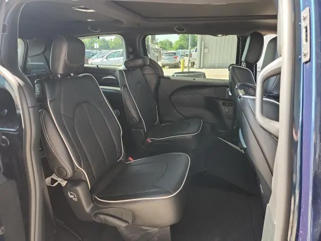 2025 CHRYSLER PACIFICA LIMITED  