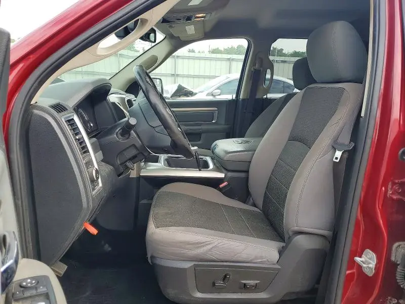 2015 RAM 1500 SLT  