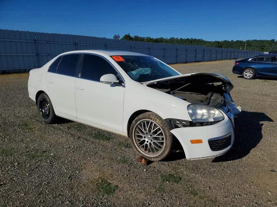 2010 VOLKSWAGEN JETTA SE  
