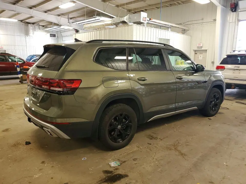 2025 VOLKSWAGEN ATLAS PEAK EDITION SE  