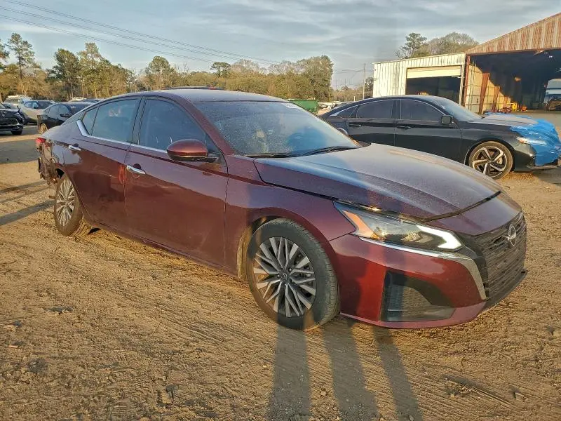 2023 NISSAN ALTIMA SV  