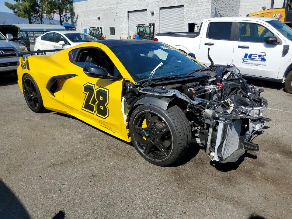 2025 CHEVROLET CORVETTE STINGRAY 2LT  