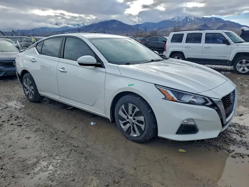 2021 NISSAN ALTIMA S  