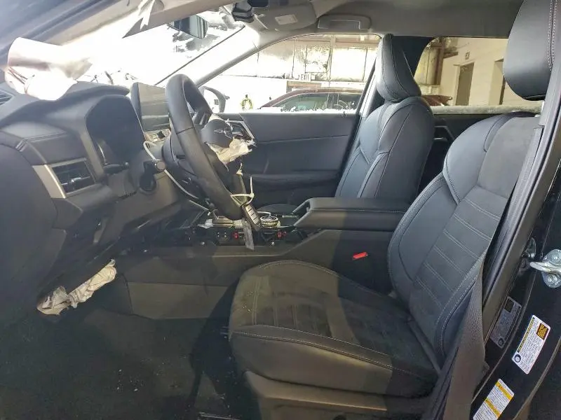 2025 MITSUBISHI OUTLANDER SE  