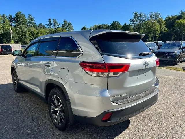 2019 TOYOTA HIGHLANDER LE  