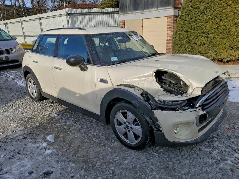 2021 MINI COOPER   