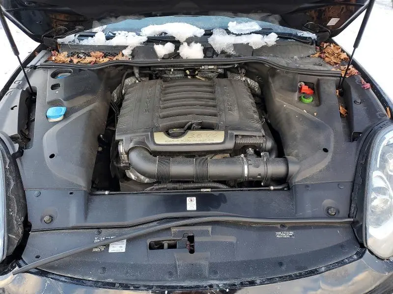 2016 PORSCHE CAYENNE   