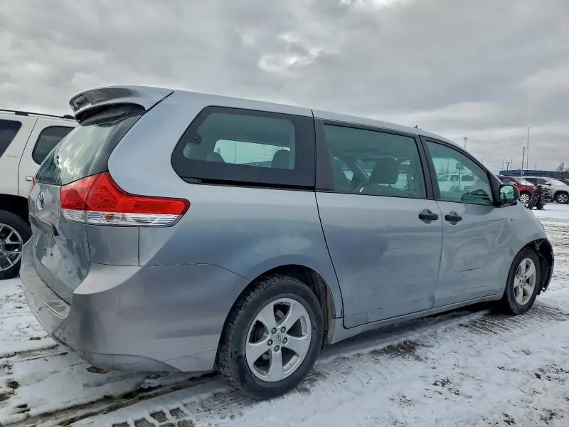 2014 TOYOTA SIENNA   