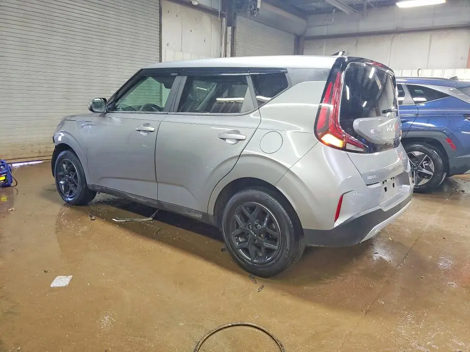 2024 KIA SOUL LX  