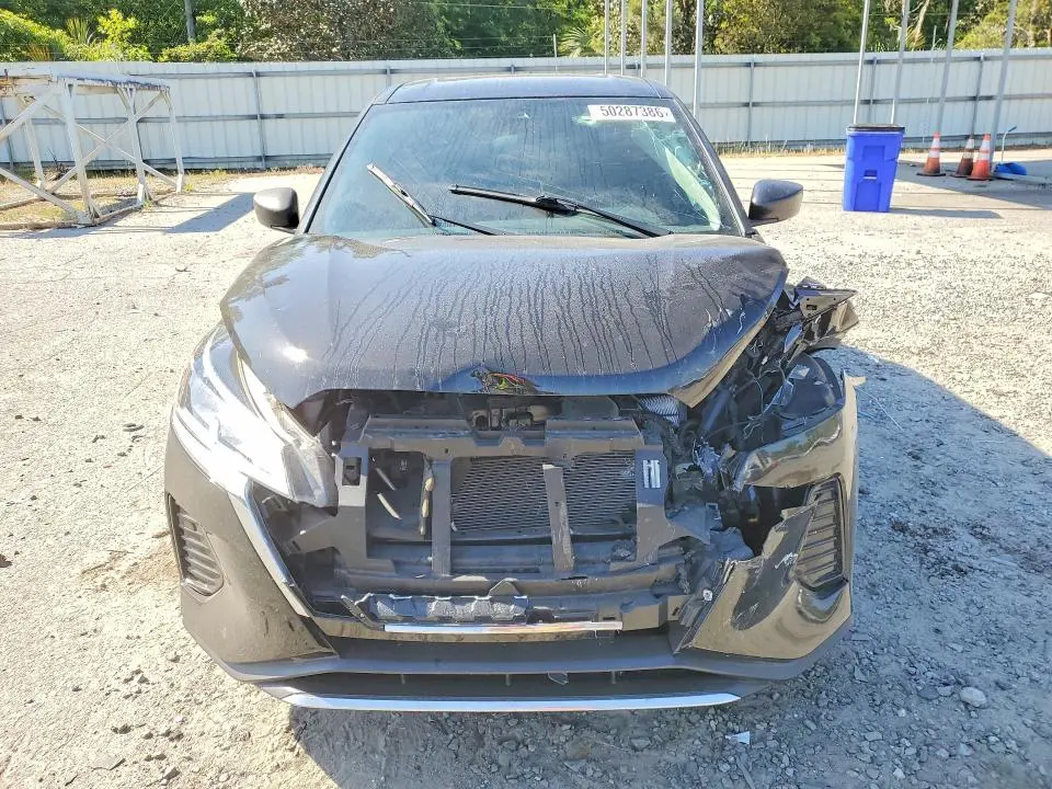 2022 NISSAN KICKS S  
