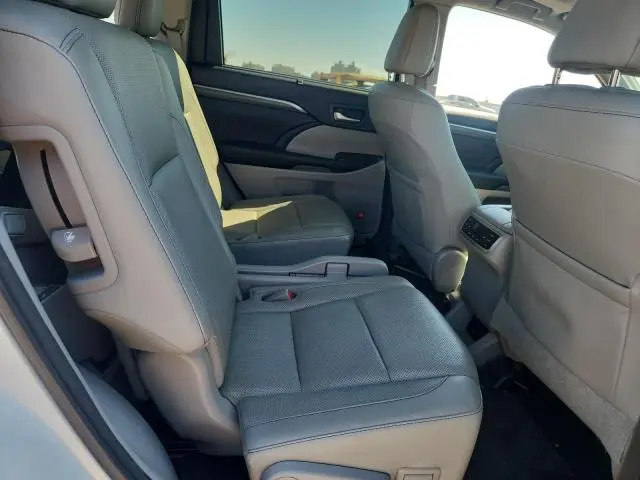 2017 TOYOTA HIGHLANDER LIMITED  