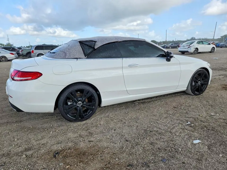 2017 MERCEDES-BENZ C 300  