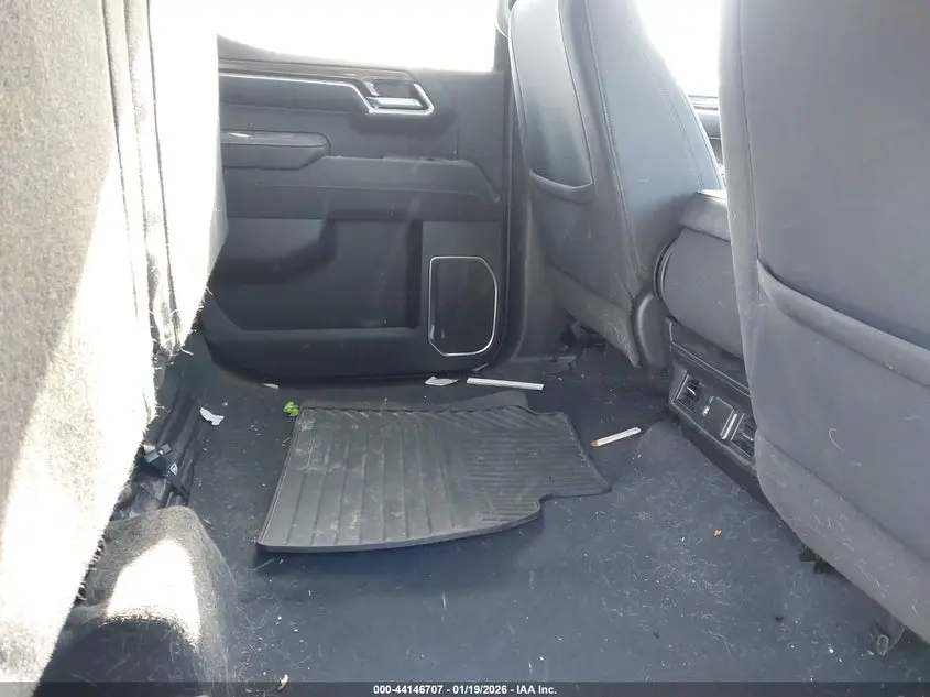 2023 CHEVROLET SILVERADO 1500 4WD  SHORT BED LT WITH 2FL