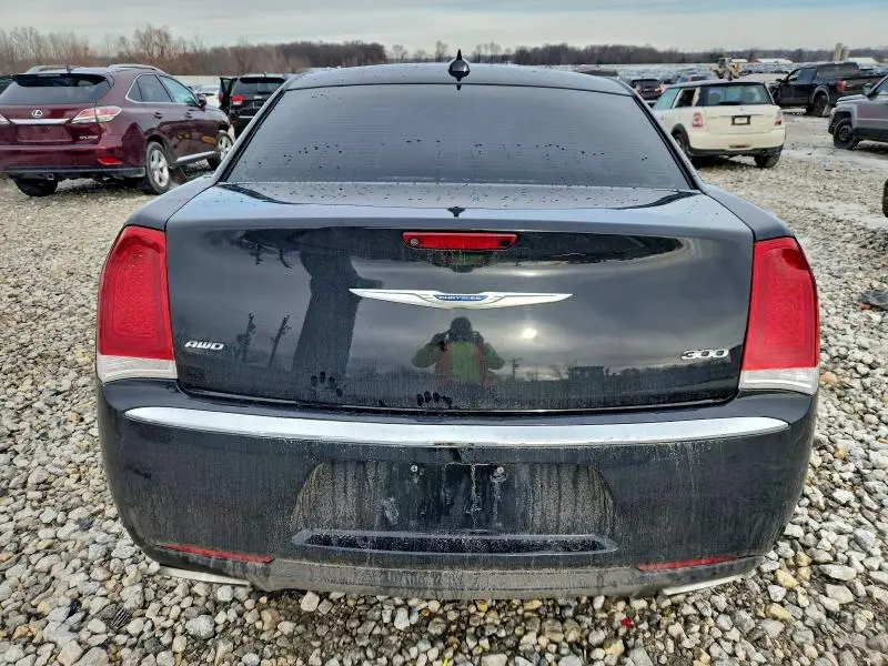 2019 CHRYSLER 300 LIMITED  
