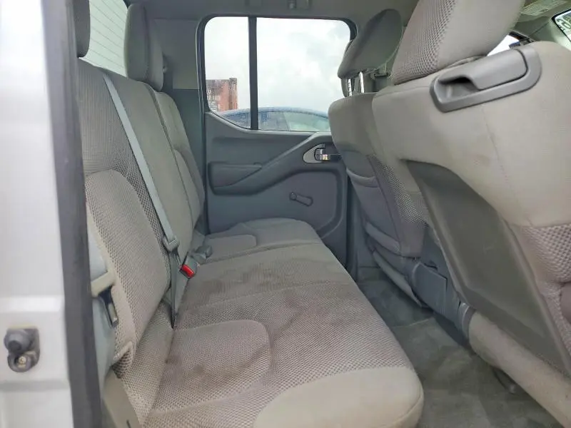2012 NISSAN FRONTIER S  