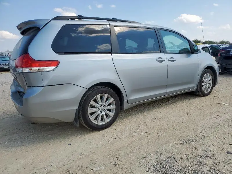 2012 TOYOTA SIENNA XLE 7 PASSENGER  