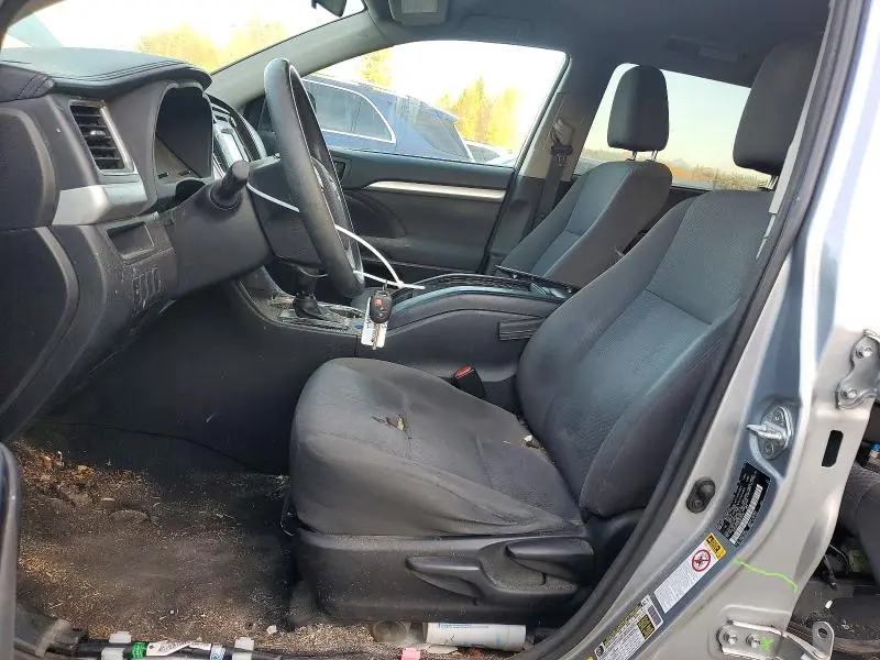 2016 TOYOTA HIGHLANDER LE  