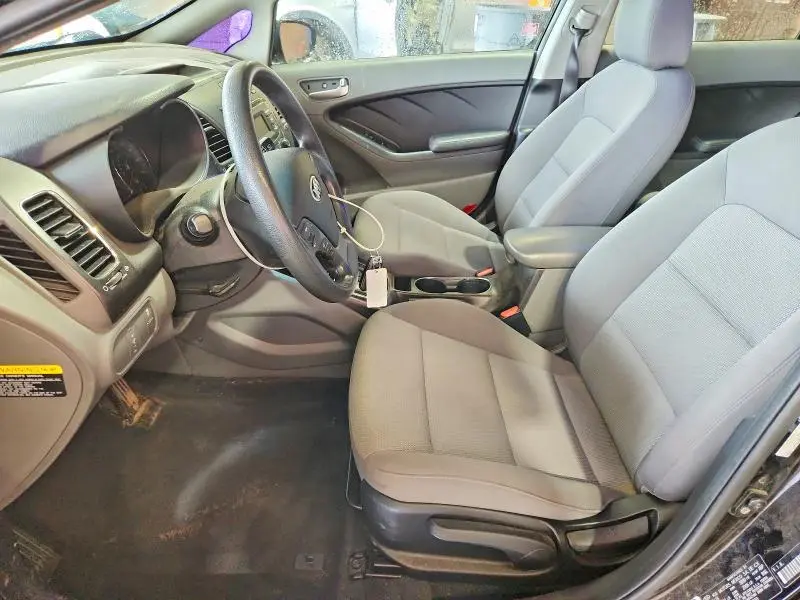 2017 KIA FORTE LX  