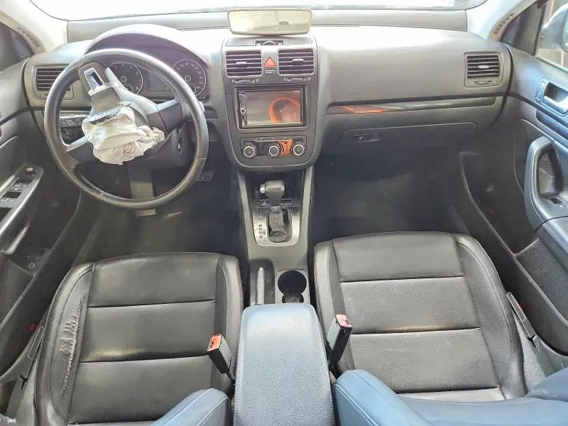 2010 VOLKSWAGEN JETTA SE  