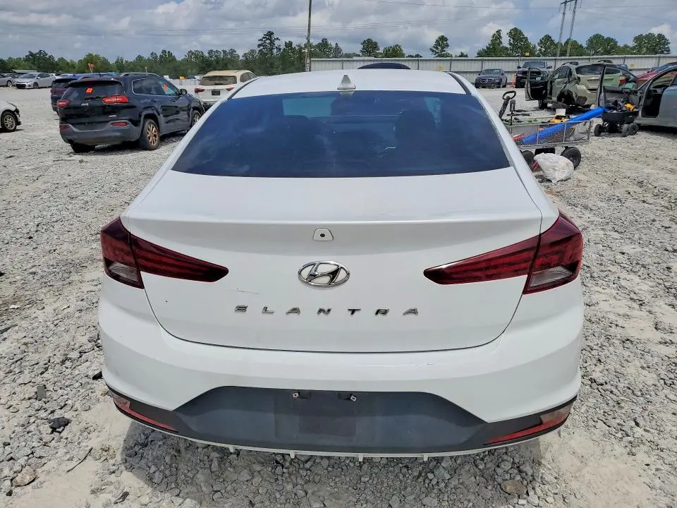 2020 HYUNDAI ELANTRA SEL  