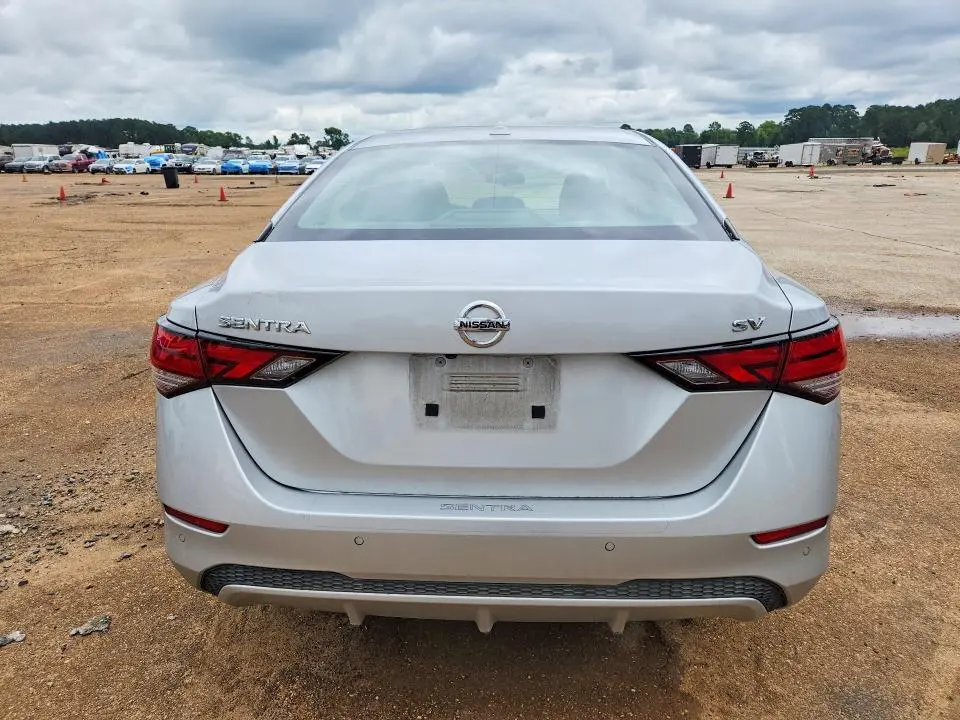 2021 NISSAN SENTRA SV  