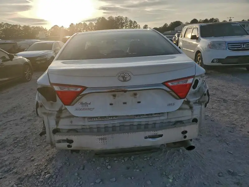 2016 TOYOTA CAMRY LE  