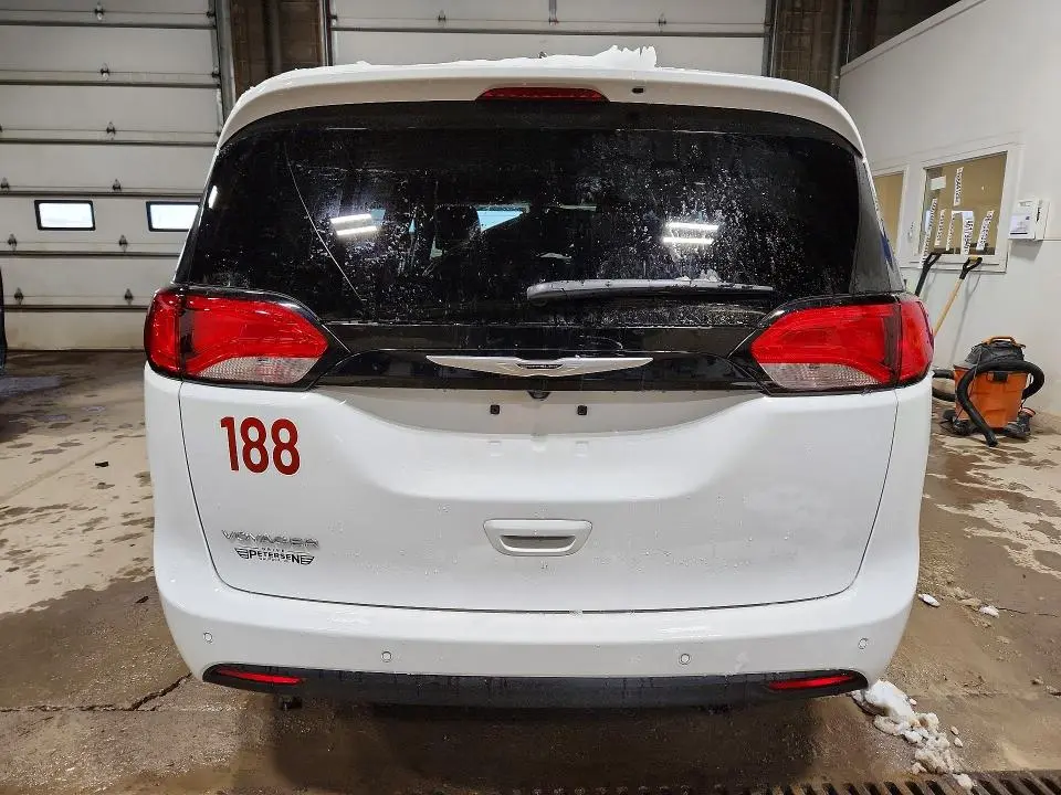 2025 CHRYSLER VOYAGER LX  