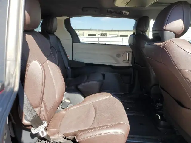 2023 TOYOTA SIENNA LIMITED  