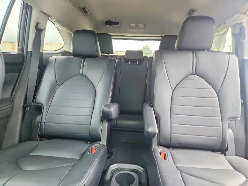 2020 TOYOTA HIGHLANDER HYBRID XLE  