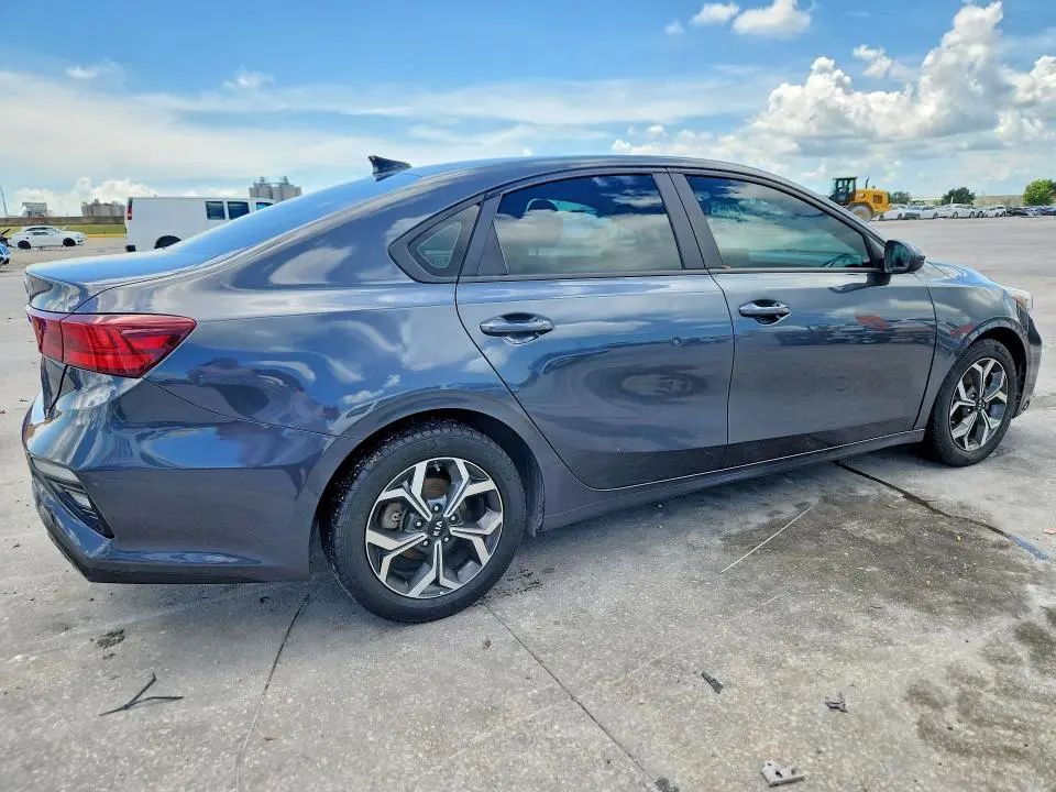 2021 KIA FORTE LXS  