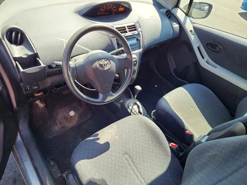 2011 TOYOTA YARIS BASE  