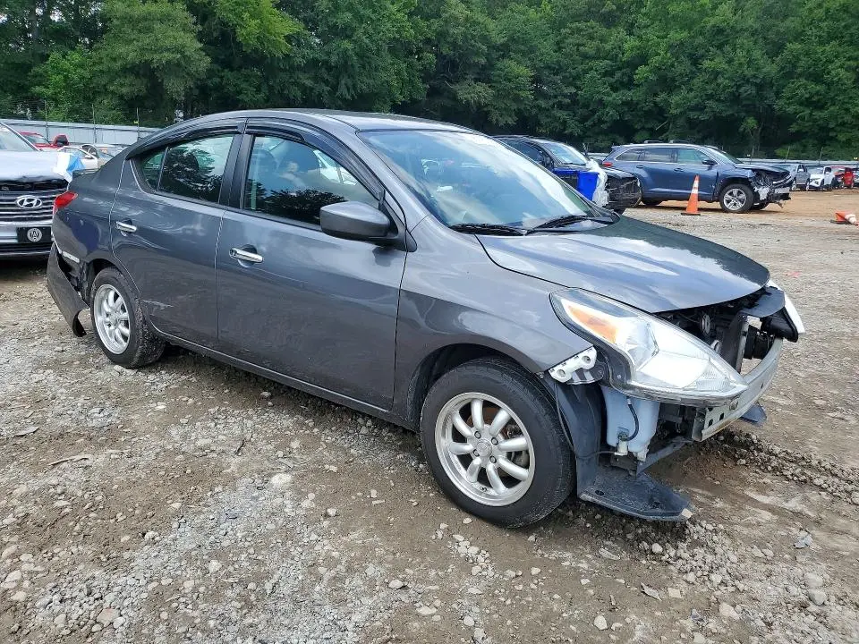 2018 NISSAN VERSA SV  