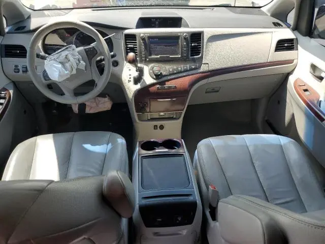 2012 TOYOTA SIENNA XLE  