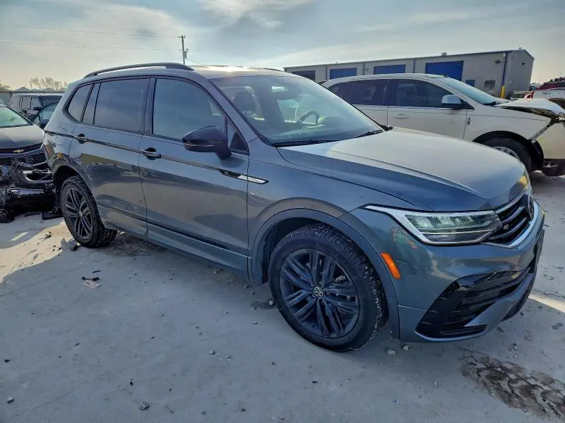 2022 VOLKSWAGEN TIGUAN SE R-LINE BLACK  