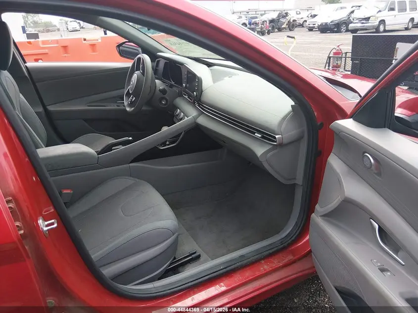2023 HYUNDAI ELANTRA SE