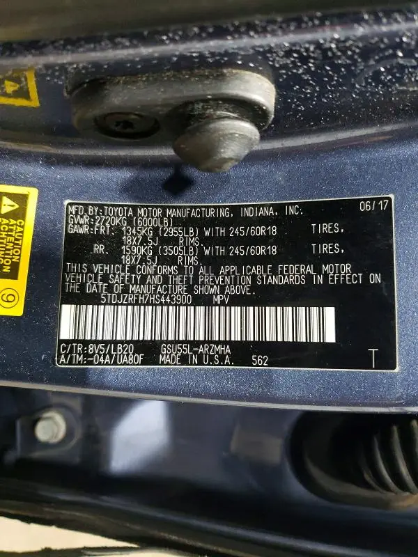 2017 TOYOTA HIGHLANDER SE  