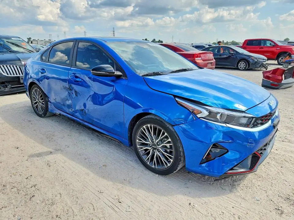 2023 KIA FORTE GT LINE  
