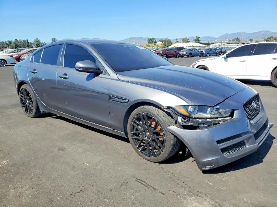 2017 JAGUAR XE PREMIUM  