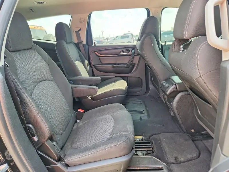 2017 CHEVROLET TRAVERSE LT  