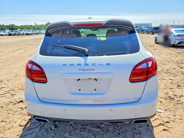 2014 PORSCHE CAYENNE   